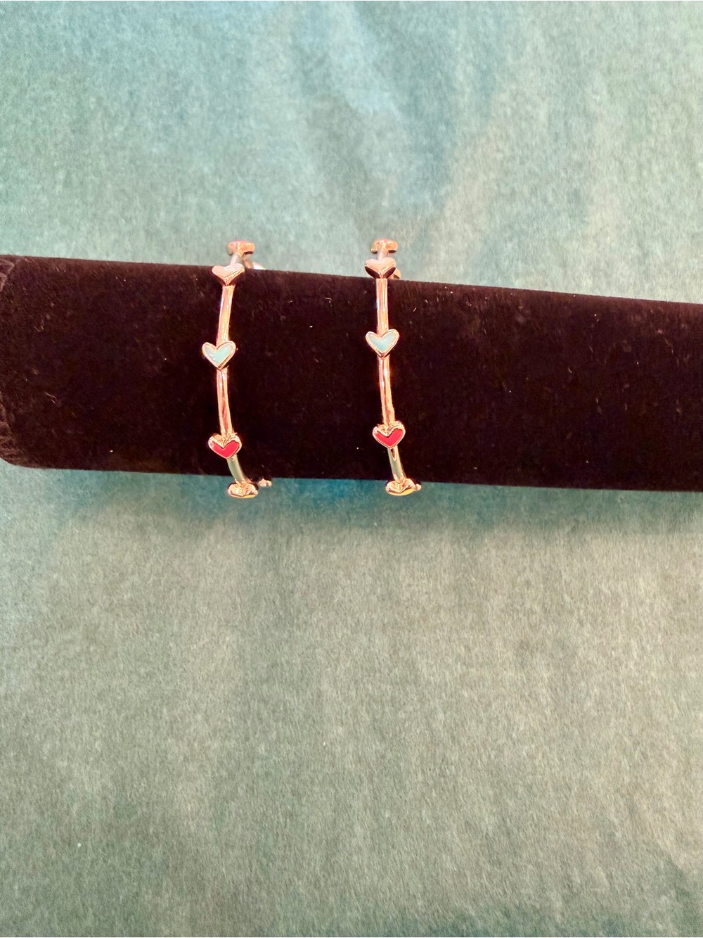 Kendra Scott Gold-Tone Multi-colored Heart  Hoop Earrings Like New